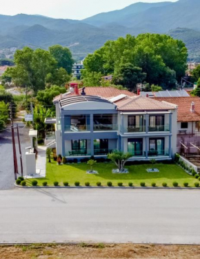 Fyllis Fine Living